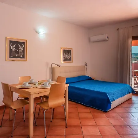 Relaxing Cristal Blu Sleeps 3 * Santa Teresa Gallura