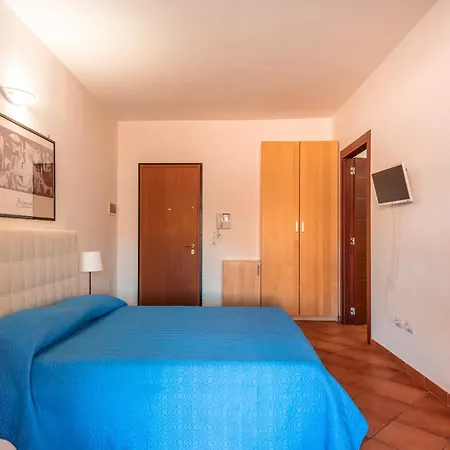 Relaxing Cristal Blu Sleeps 3